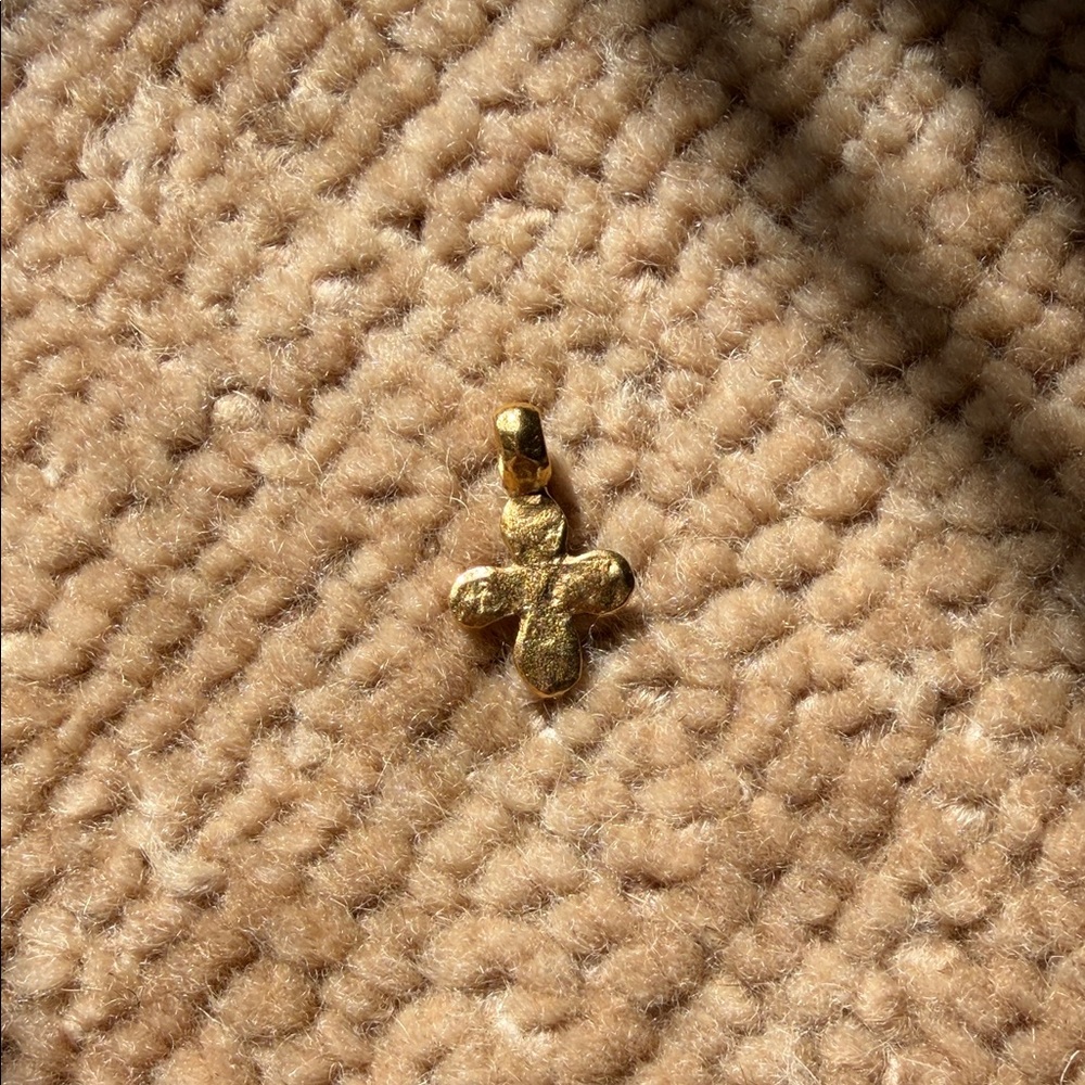 Gold Clover Pendant Charm